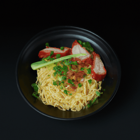 Ba Mee Moo Dang (บะหมี่หมูแดง) – Eiernudeln mit BBQ-Schweinefleisch - RamenHeaven