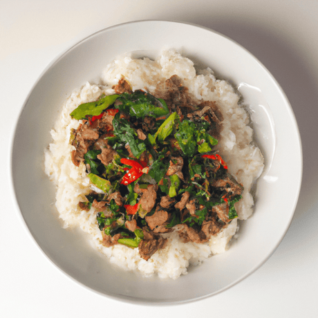 Pad Krapow Moo (ผัดกระเพราหมู) – Schweinefleisch mit Thai-Basilikum - RamenHeaven